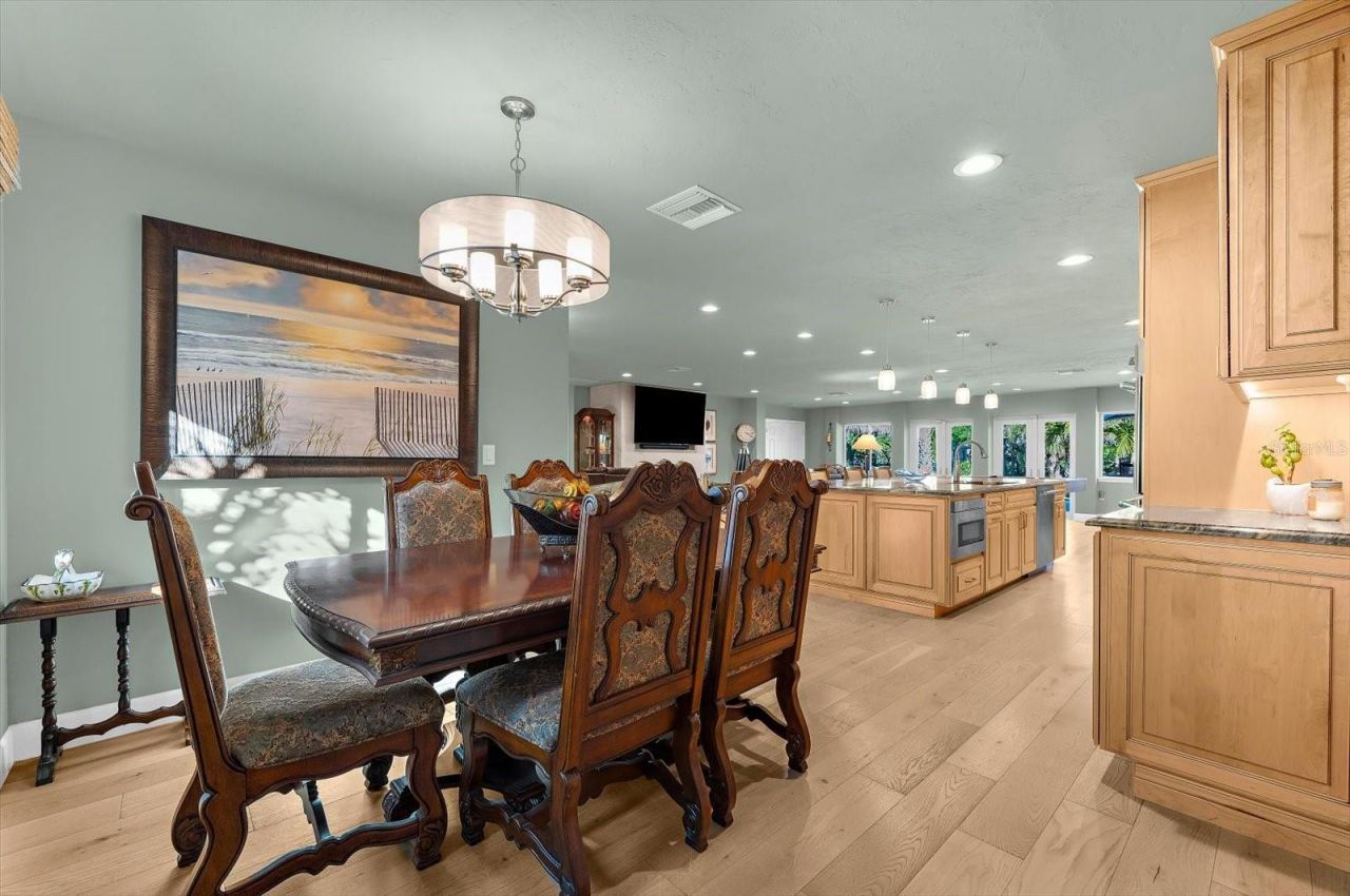 4817 Ocean Boulevard, Sarasota, FL 34242 Photo