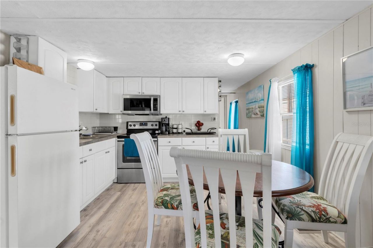 7801 34th Avenue N, Unit 27, Saint Petersburg, FL 33710 Photo