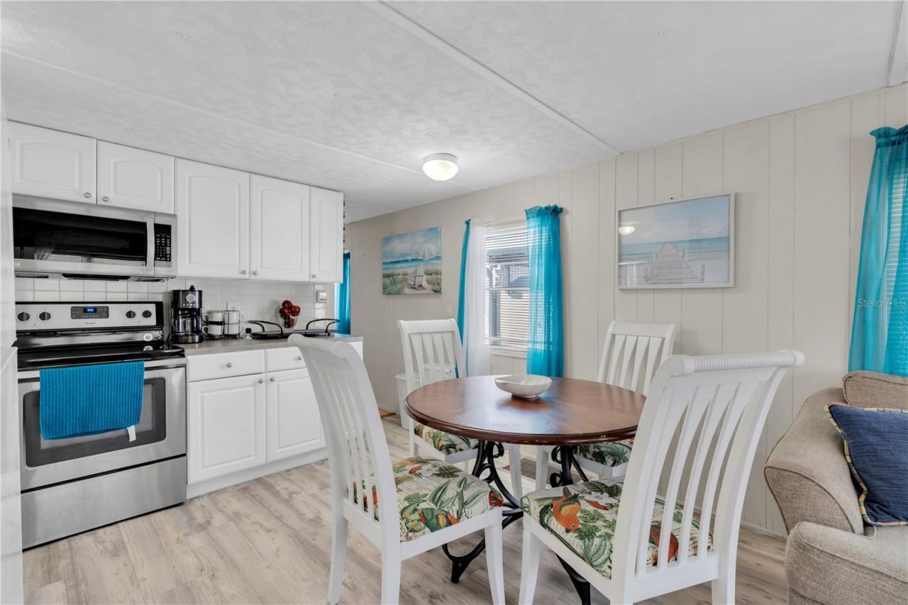 7801 34th Avenue N, Unit 27, Saint Petersburg, FL 33710 Photo