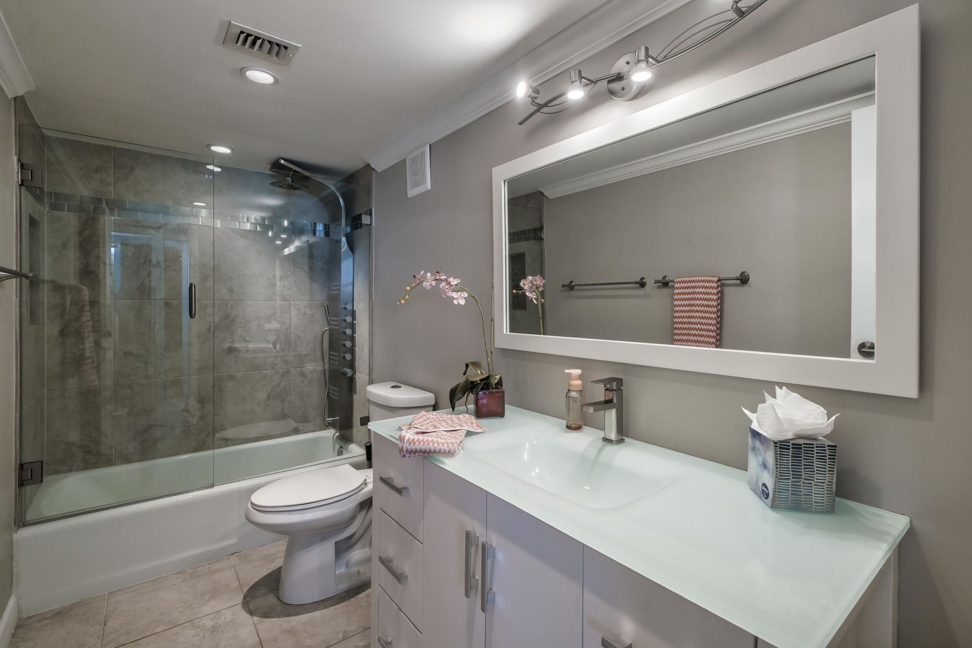 5440 N Ocean Drive, Unit 1206, Riviera Beach, FL 33404 Photo