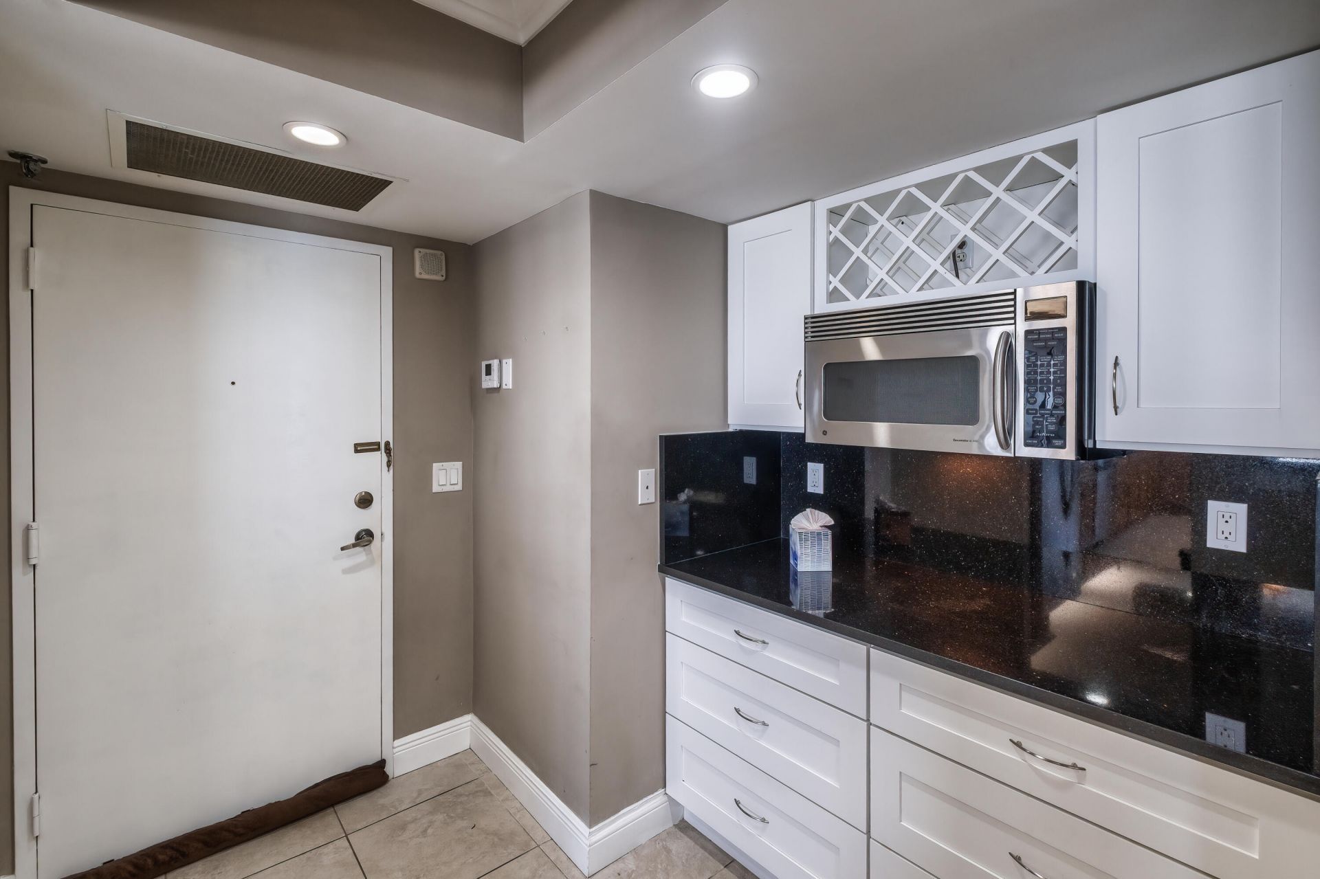 5440 N Ocean Drive, Unit 1206, Riviera Beach, FL 33404 Photo