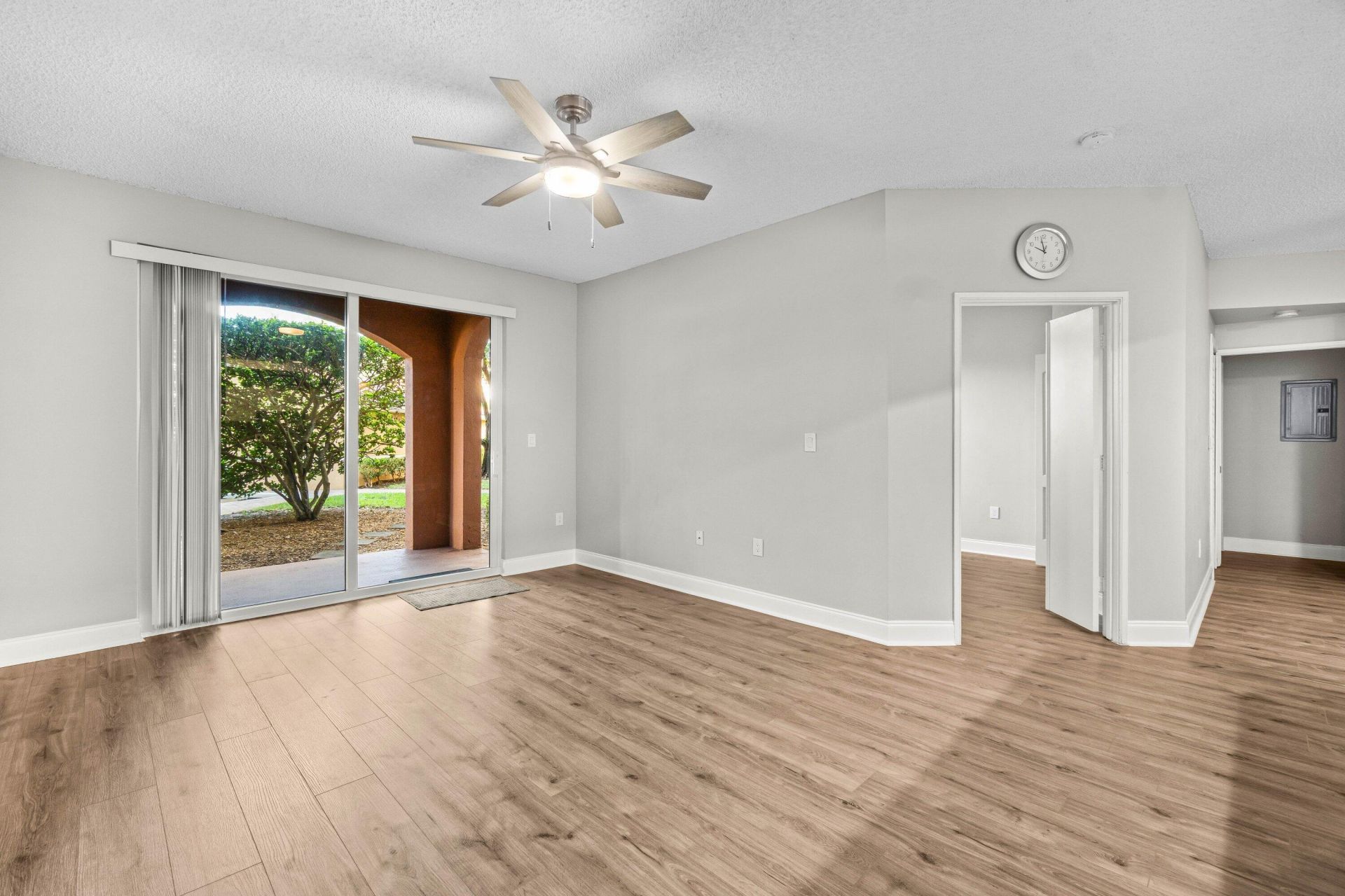 1000 Scotia Drive, Unit 105, Hypoluxo, FL 33462 Photo