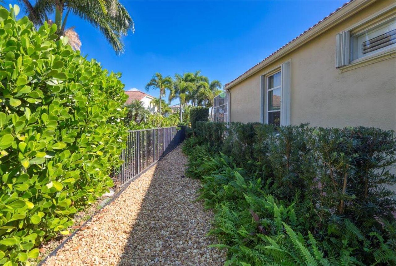 11098 SW Wyndham Way, Port Saint Lucie, FL 34987 Photo