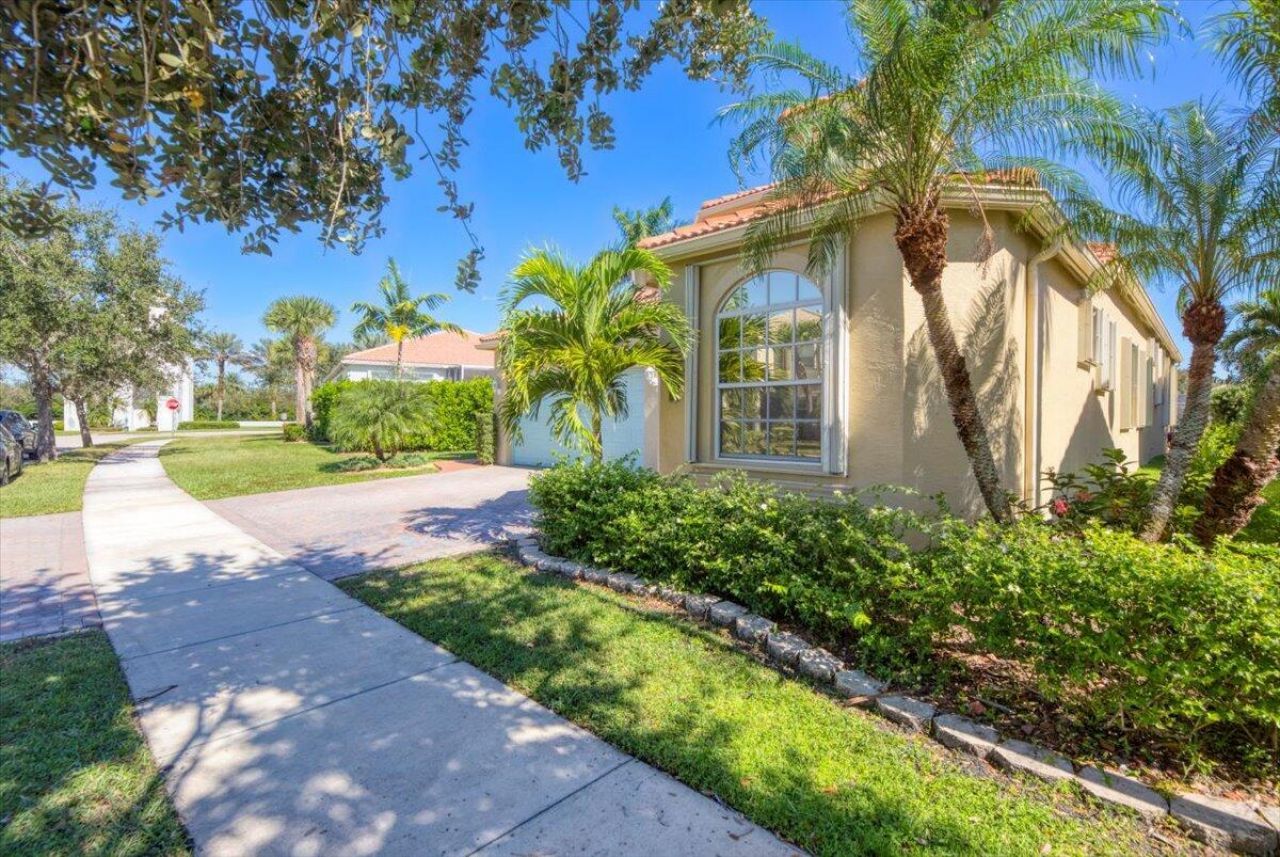 11098 SW Wyndham Way, Port Saint Lucie, FL 34987 Photo