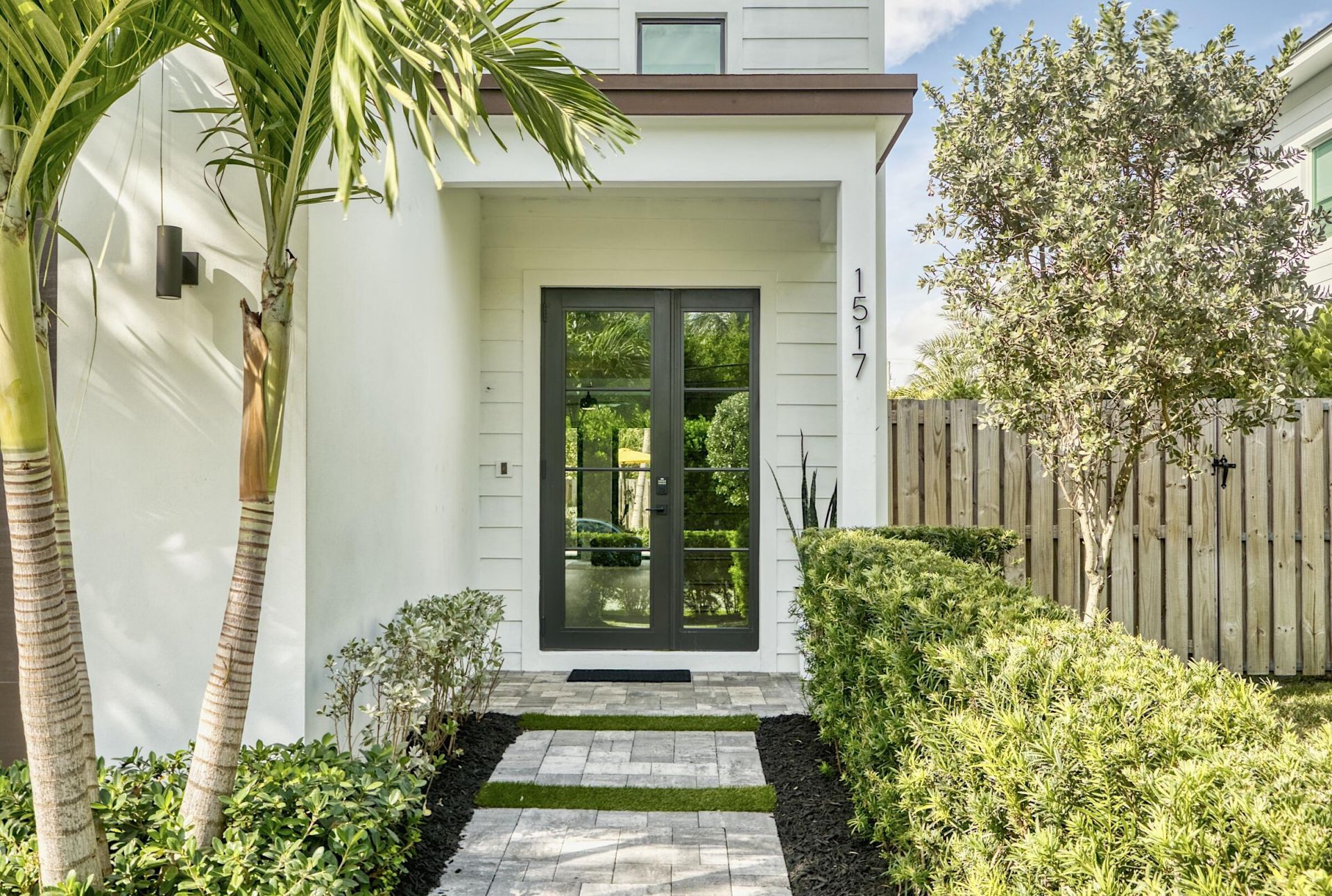 1517 N Lakeside Drive, Lake Worth Beach, FL 33460 Photo