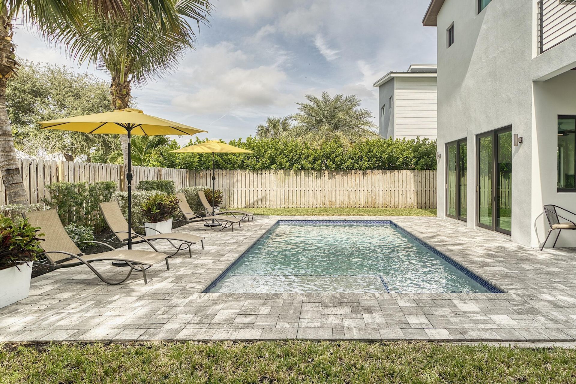 1517 N Lakeside Drive, Lake Worth Beach, FL 33460 Photo