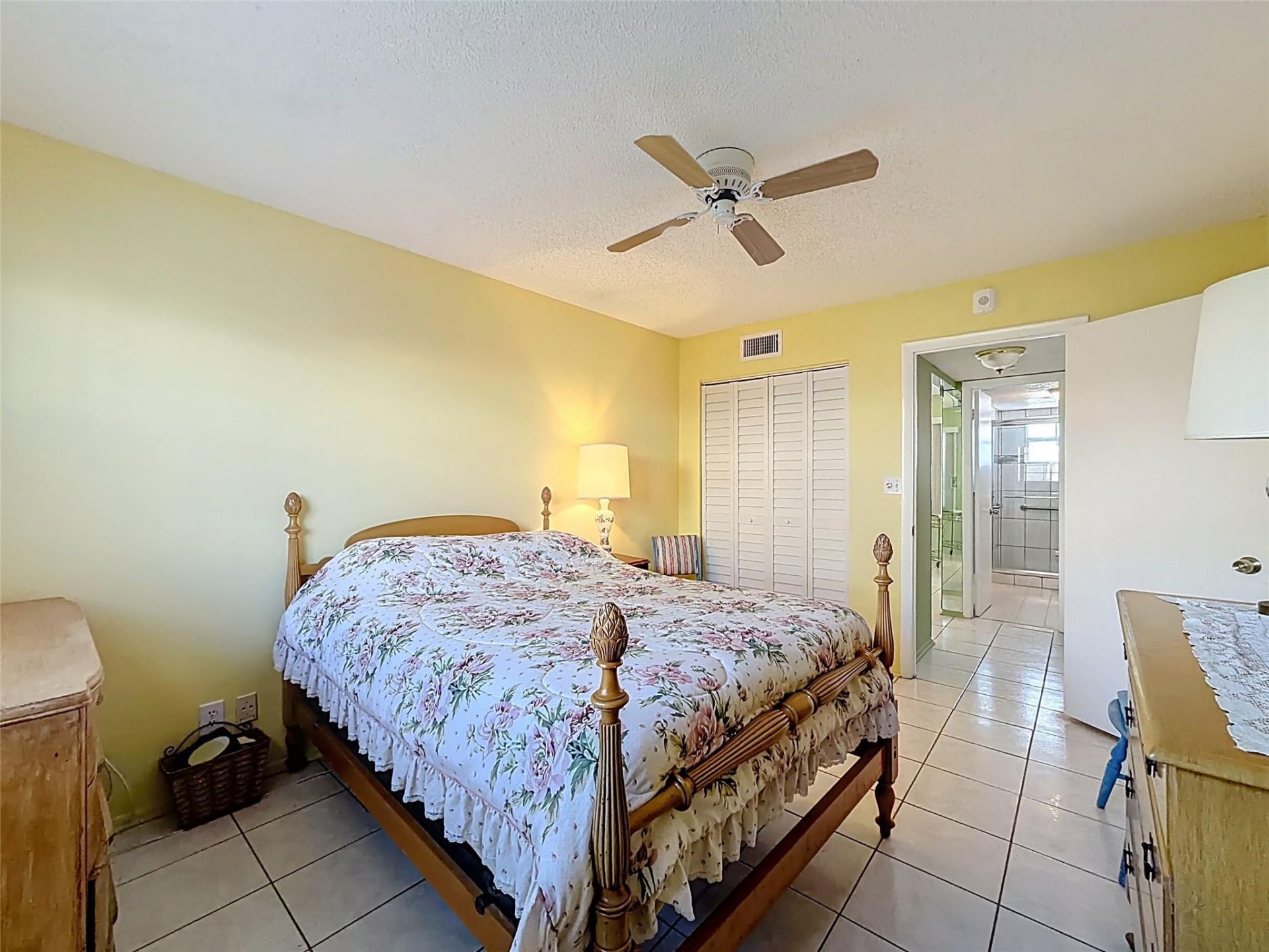 4211 NW 41st Street, Unit 205, Lauderdale Lakes, FL 33319 Photo