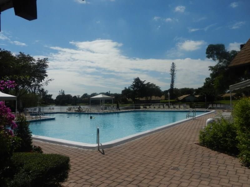 3760 Inverrary Drive, Unit 2H, Lauderhill, FL 33319 Photo