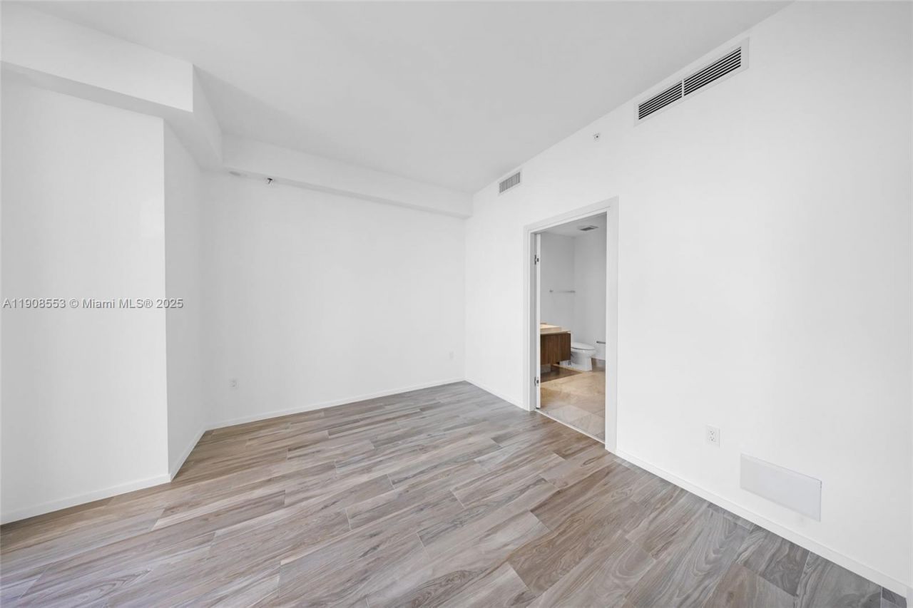 801 S Miami Ave, Unit 5204, Miami, FL 33130 Photo