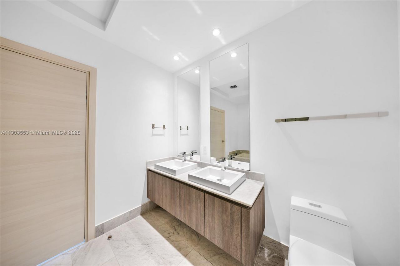 801 S Miami Ave, Unit 5204, Miami, FL 33130 Photo