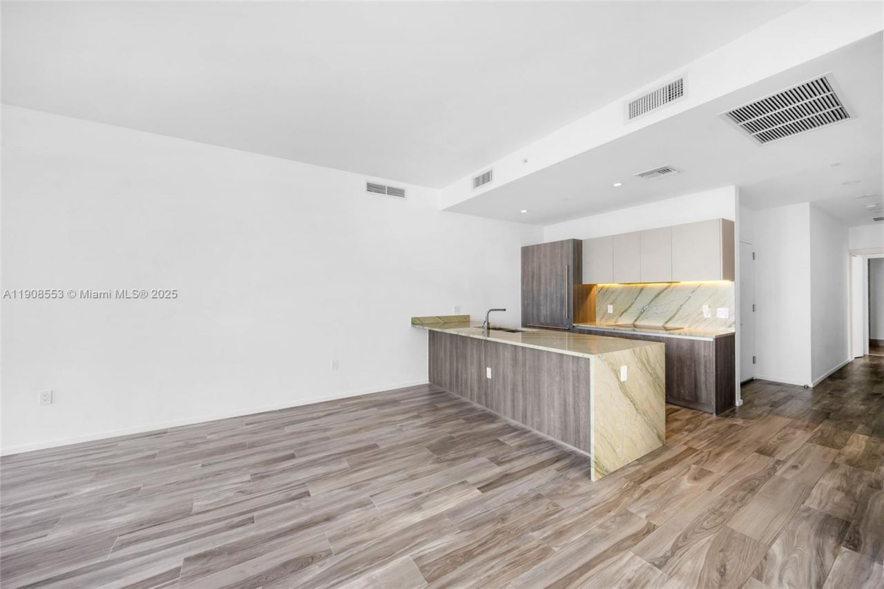 801 S Miami Ave, Unit 5204, Miami, FL 33130 Photo