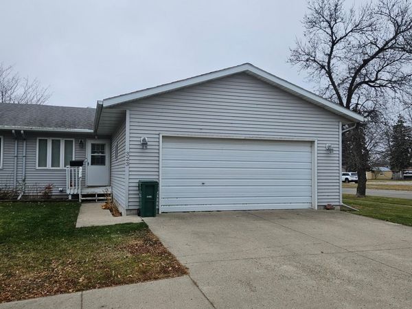 323 3rd Avenue S, Wahpeton, ND 58075