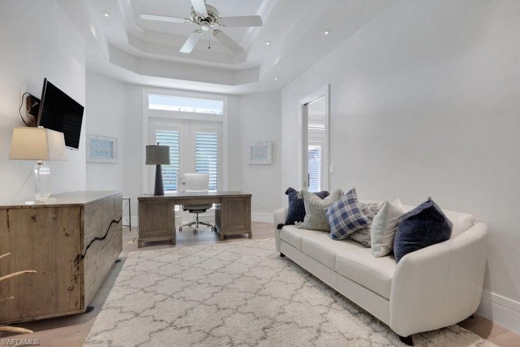 678 Katemore Ln, Naples, FL 34108 Photo