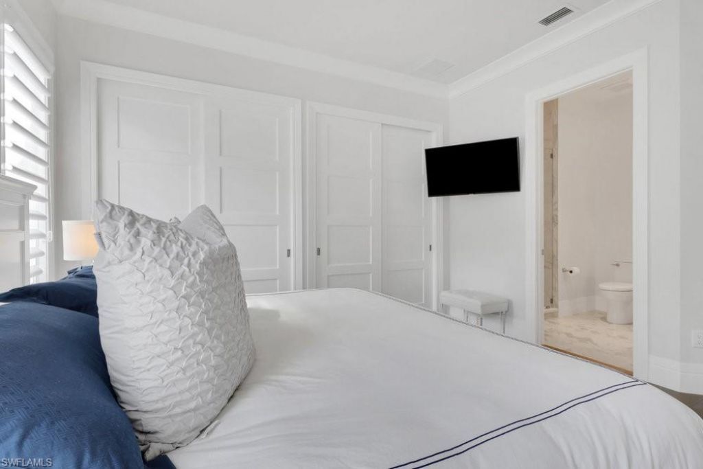 678 Katemore Ln, Naples, FL 34108 Photo