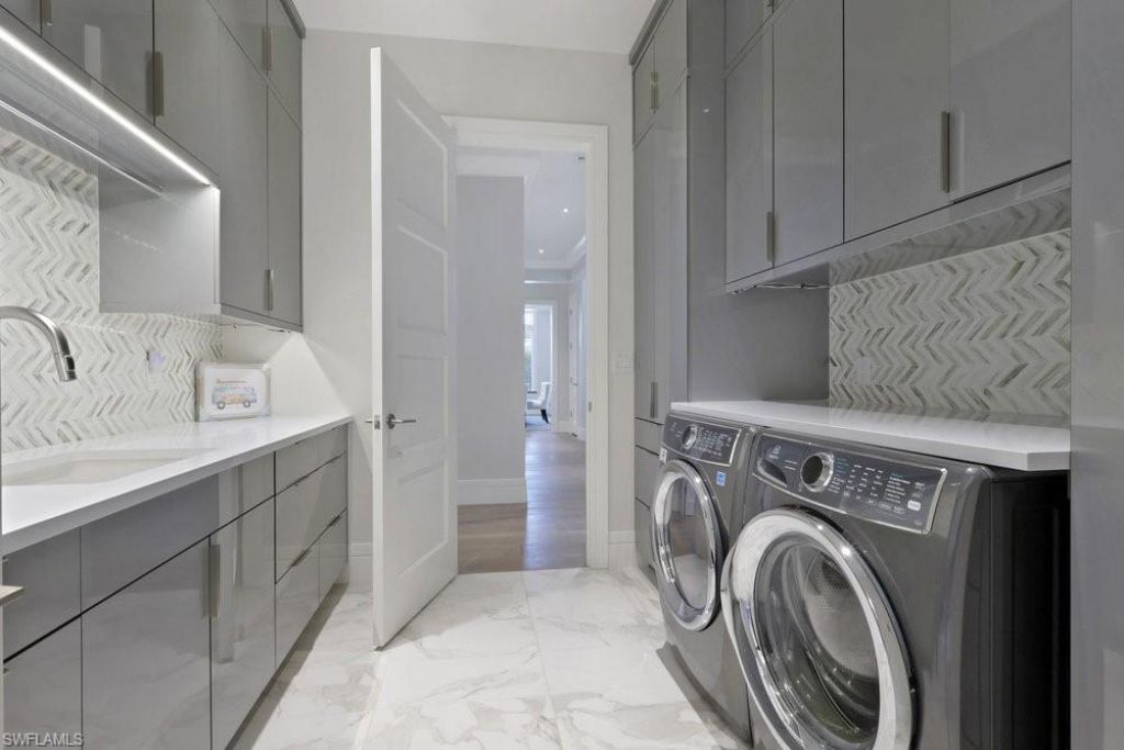 678 Katemore Ln, Naples, FL 34108 Photo