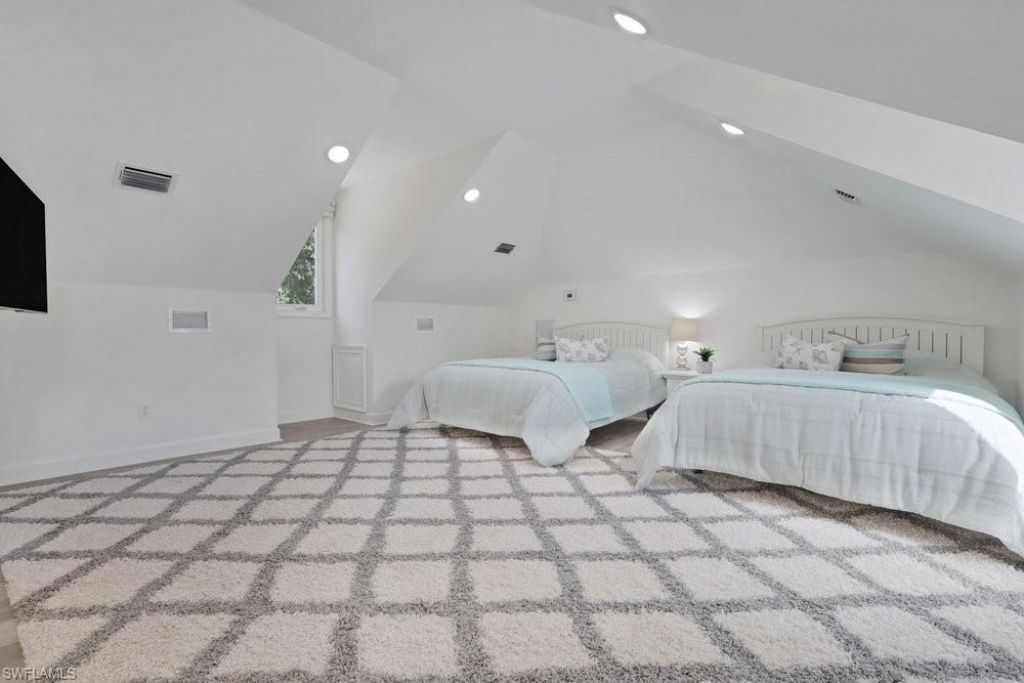 678 Katemore Ln, Naples, FL 34108 Photo