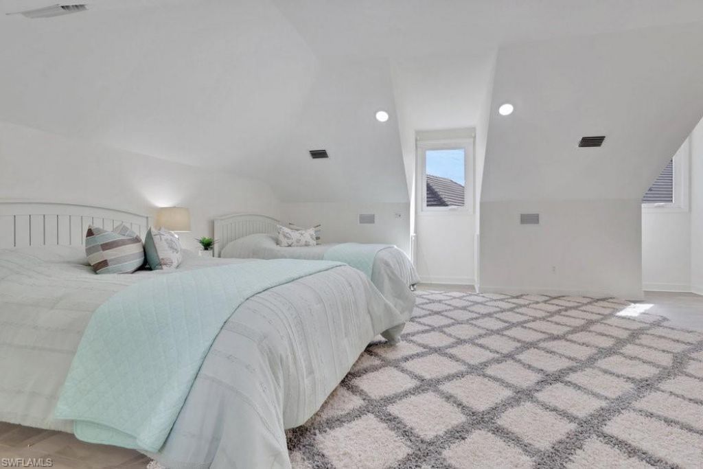 678 Katemore Ln, Naples, FL 34108 Photo