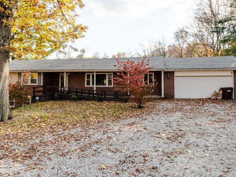 1101 Beechwood Drive NE, Lancaster, OH 43130 Photo 1