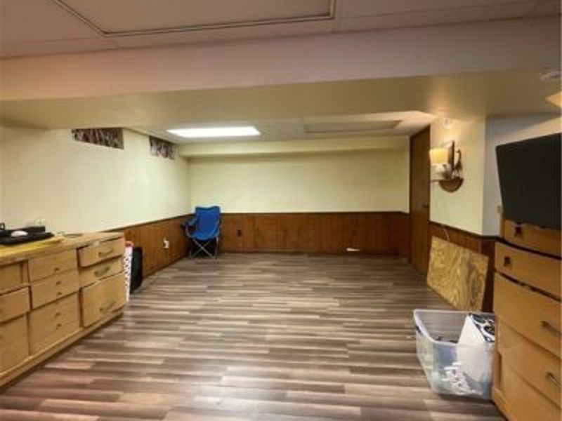 276 E 317 Street, Willowick, OH 44095 Photo 8