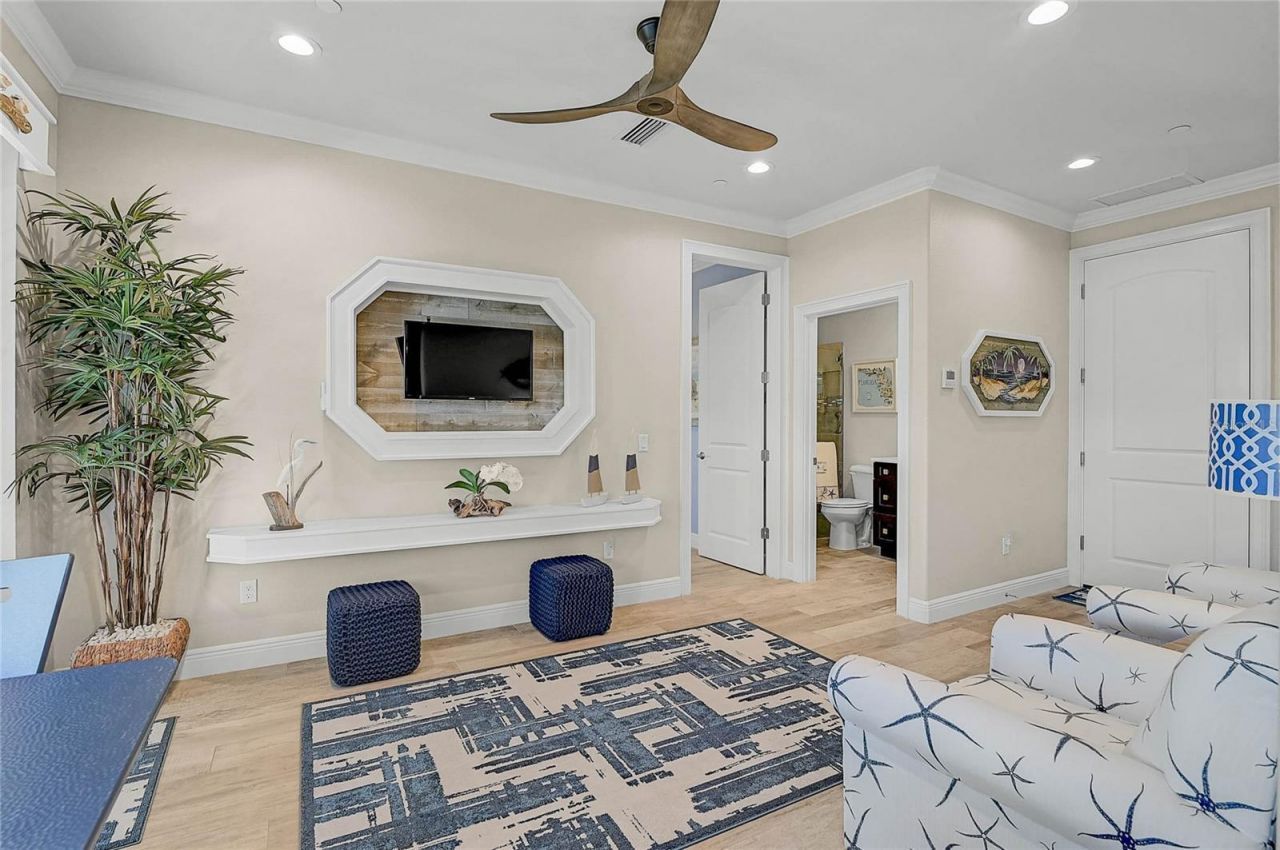 205 E Venice Avenue, Venice, FL 34285 Photo