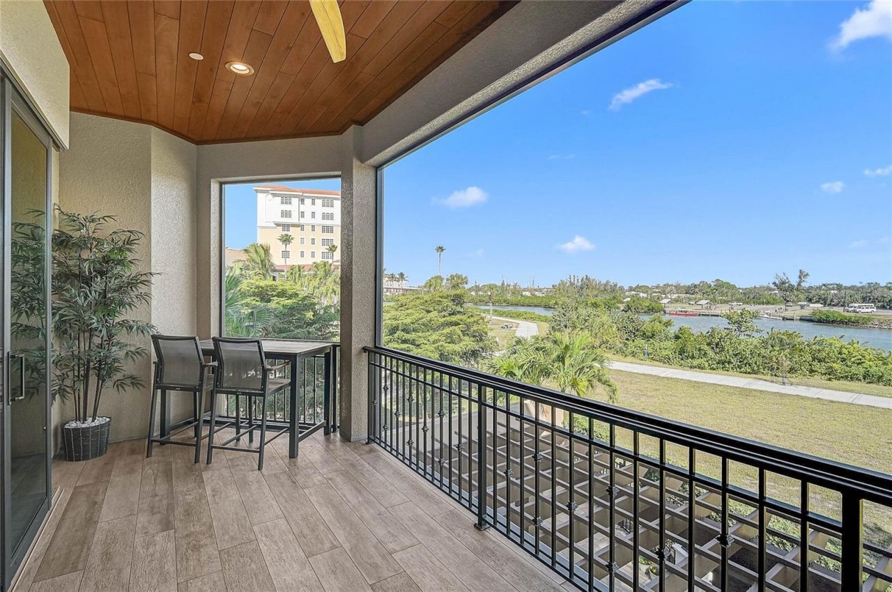 205 E Venice Avenue, Venice, FL 34285 Photo