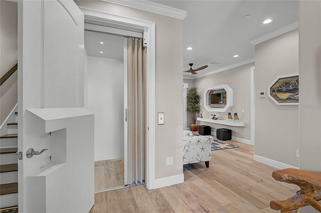 205 E Venice Avenue, Venice, FL 34285 Photo