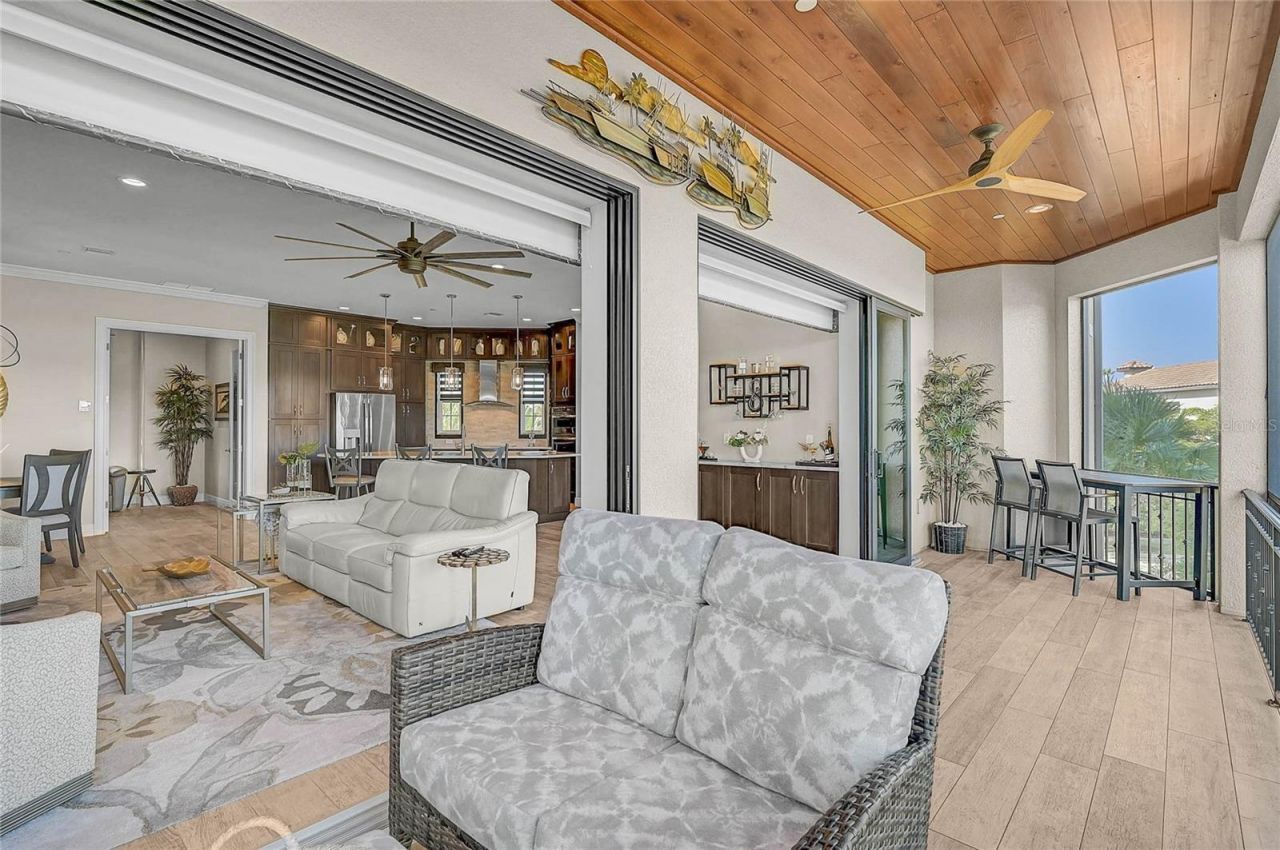 205 E Venice Avenue, Venice, FL 34285 Photo