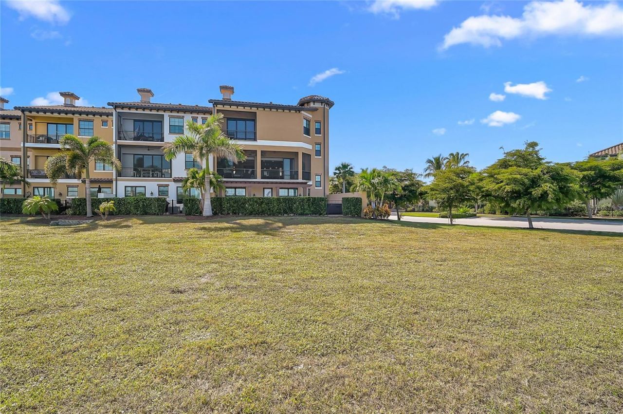 205 E Venice Avenue, Venice, FL 34285 Photo