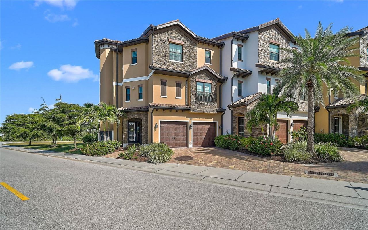 205 E Venice Avenue, Venice, FL 34285 Photo