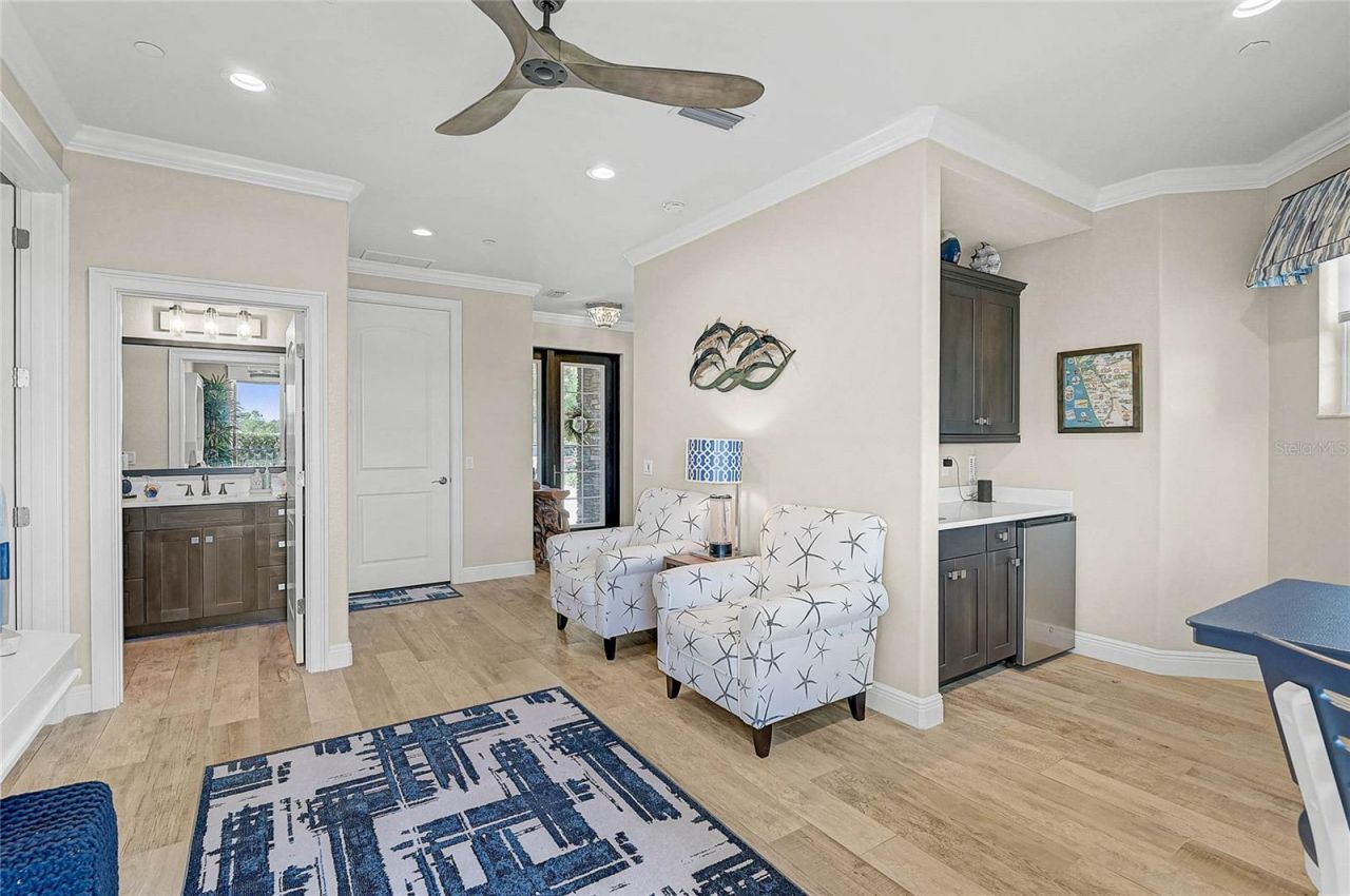 205 E Venice Avenue, Venice, FL 34285 Photo