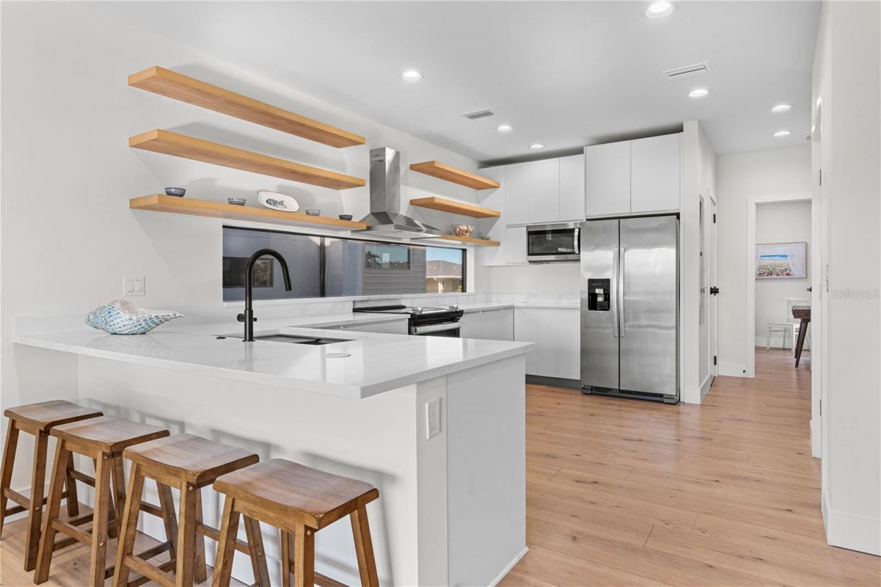 2200 Bay Boulevard, Unit B, Indian Rocks Beach, FL 33785 Photo