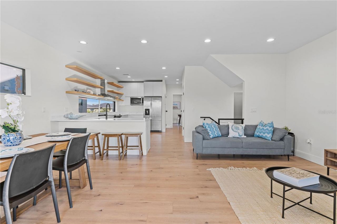 2200 Bay Boulevard, Unit B, Indian Rocks Beach, FL 33785 Photo