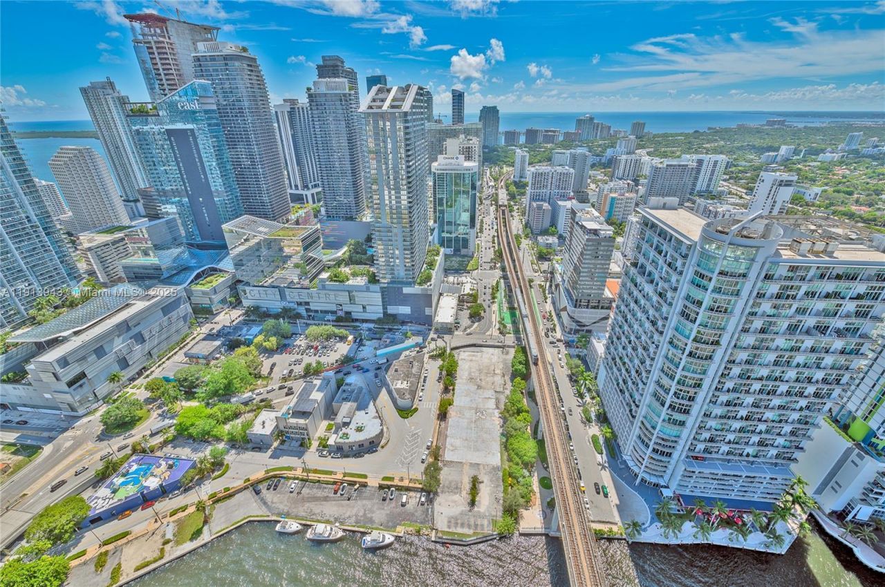 92 SW 3rd St, Unit 5004, Miami, FL 33130 Photo