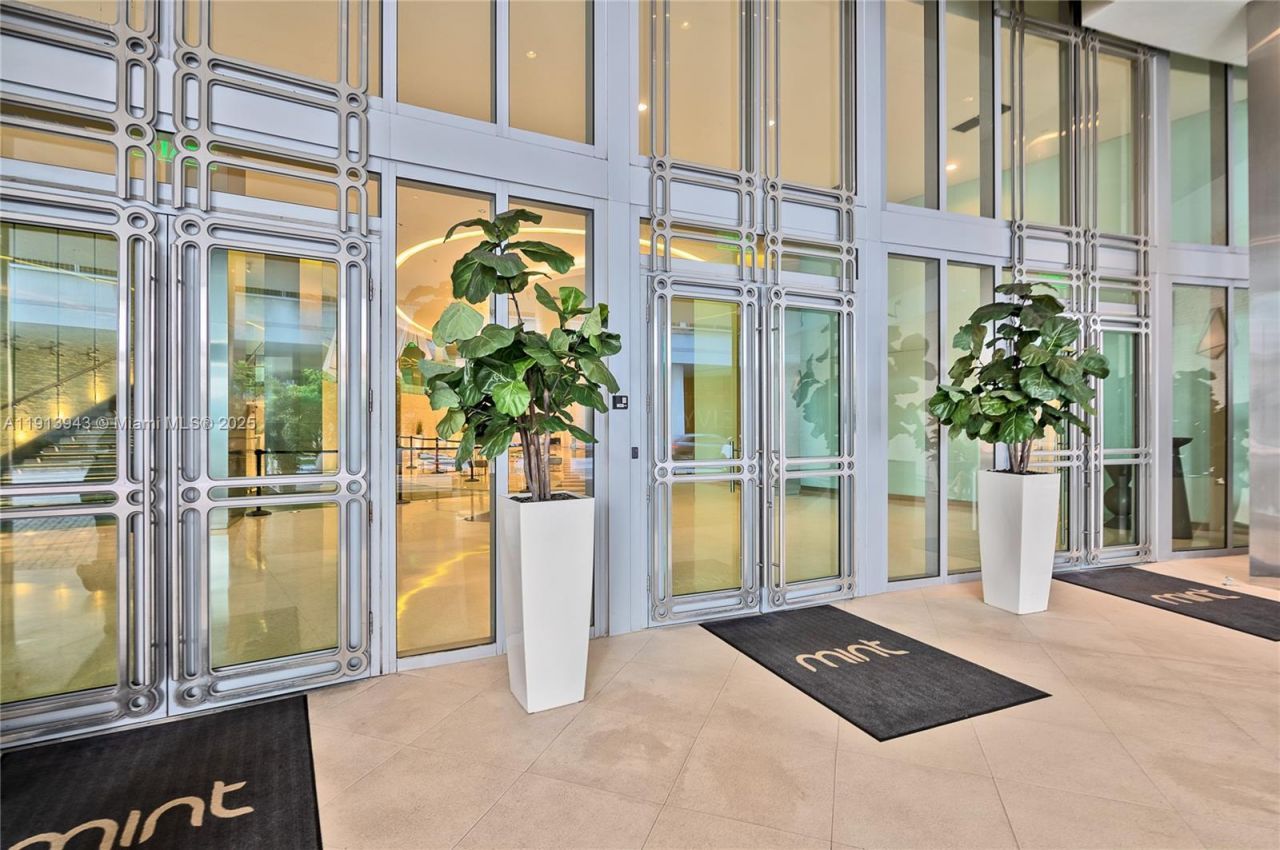 92 SW 3rd St, Unit 5004, Miami, FL 33130 Photo