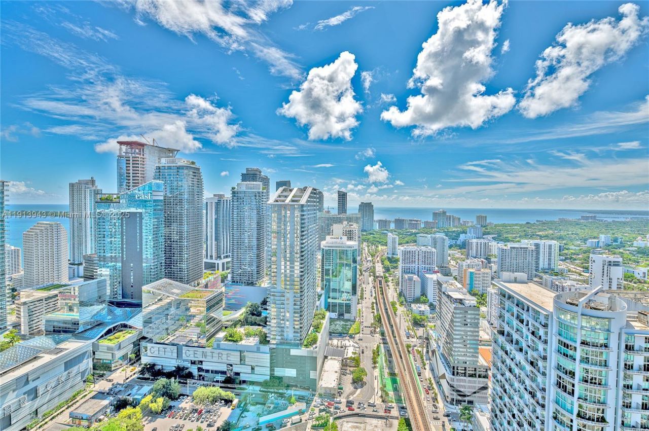 92 SW 3rd St, Unit 5004, Miami, FL 33130 Photo