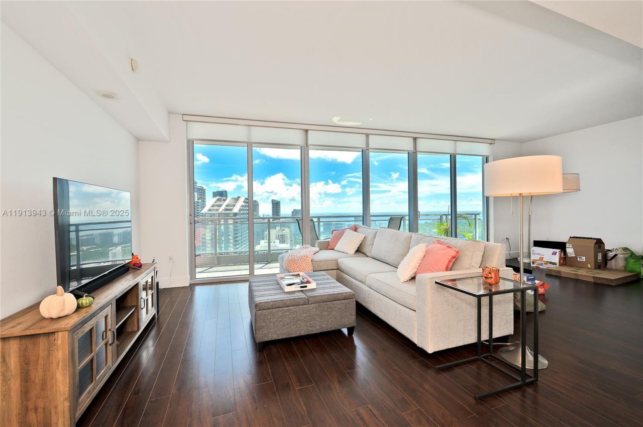 92 SW 3rd St, Unit 5004, Miami, FL 33130 Photo