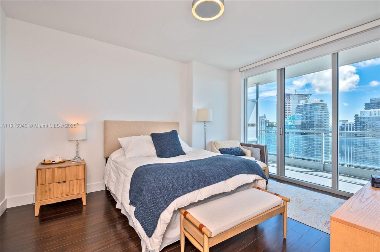 92 SW 3rd St, Unit 5004, Miami, FL 33130 Photo