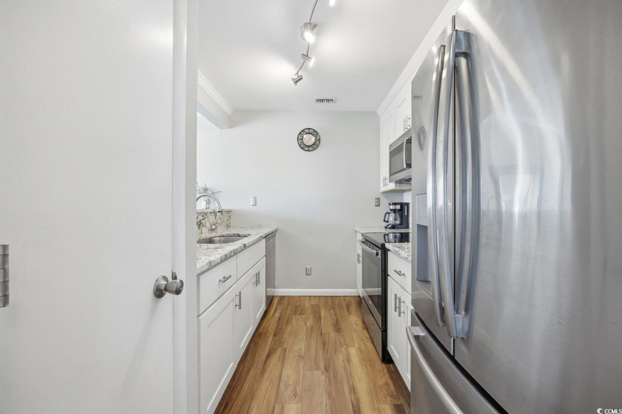 202 75th Ave N Photo 5