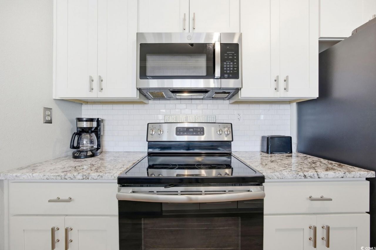 202 75th Ave N Photo 6