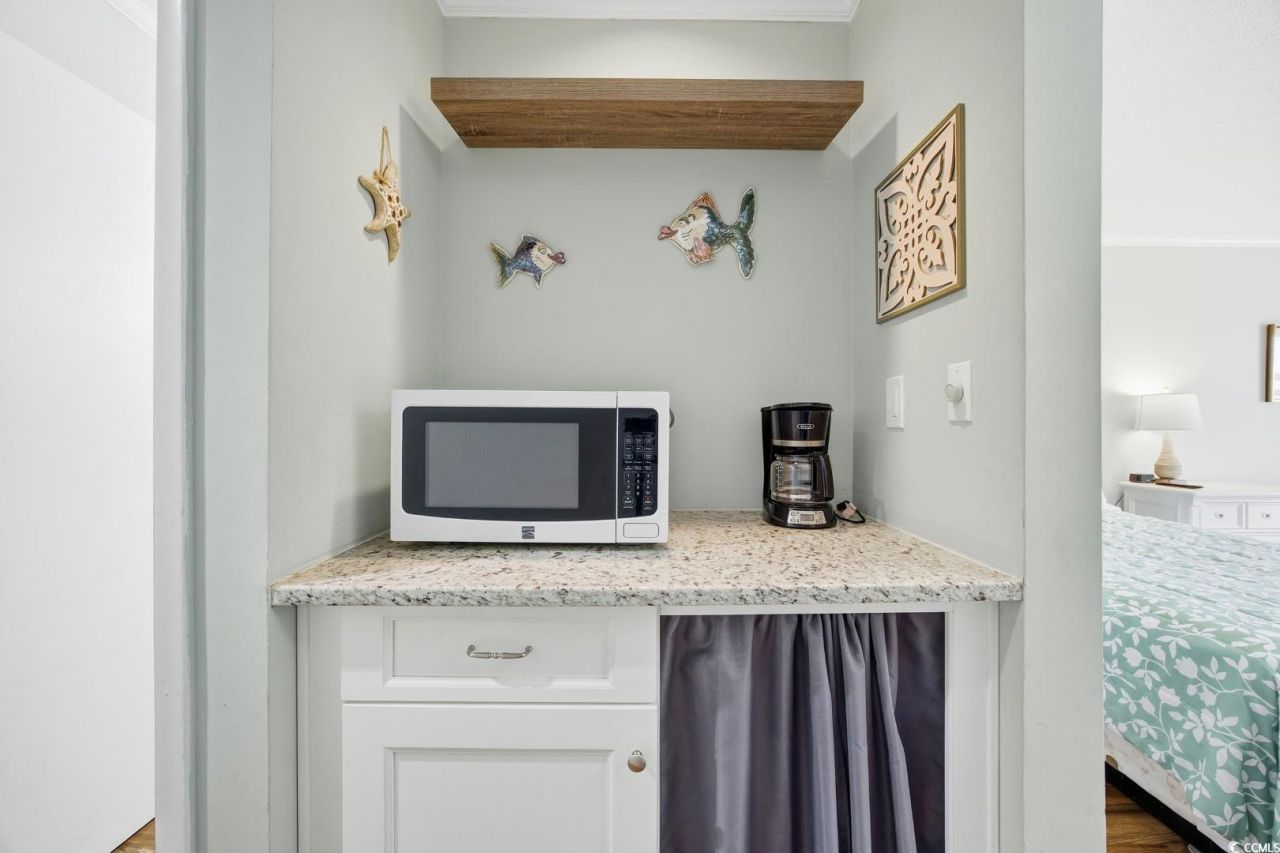 202 75th Ave N Photo 7