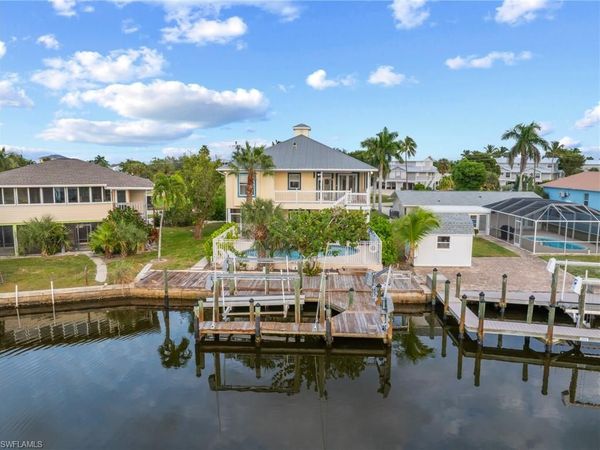 2291 Palm AVE, ST. JAMES CITY, FL 33956