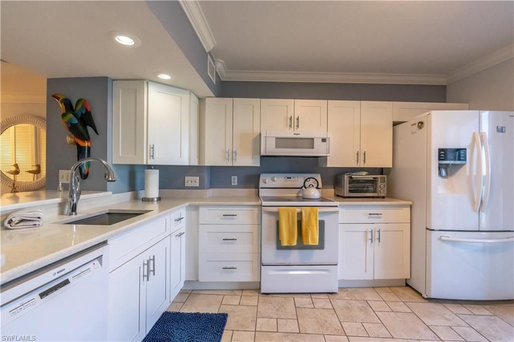 1085 Bald Eagle Dr, Unit E505, Marco Island, FL 34145 Photo