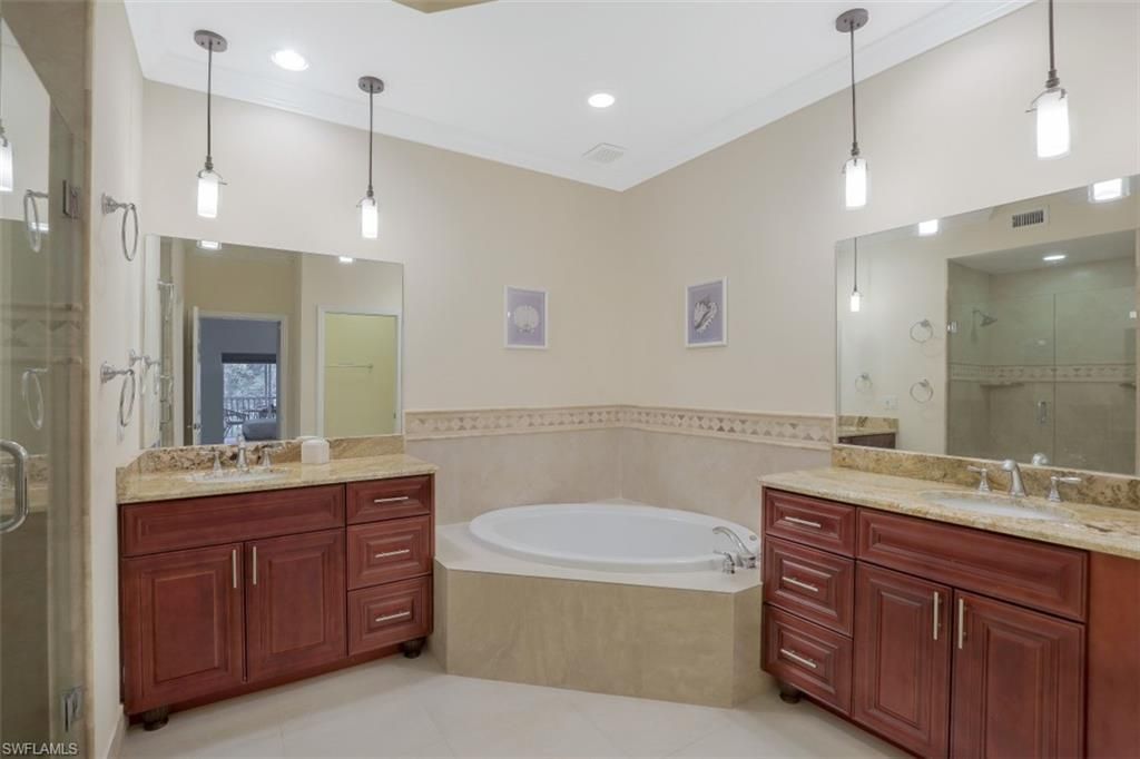 1240 Shady Rest Ln, Unit 102, Naples, FL 34103 Photo