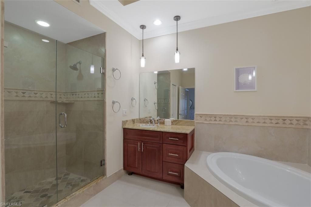 1240 Shady Rest Ln, Unit 102, Naples, FL 34103 Photo