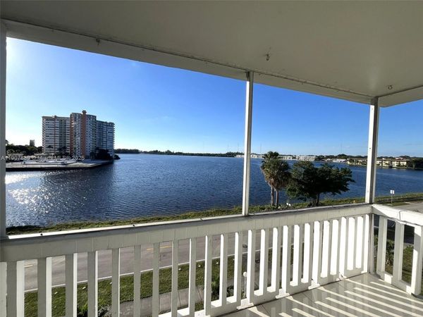 18601 NE 14th Ave, Unit 409, Miami, FL 33179