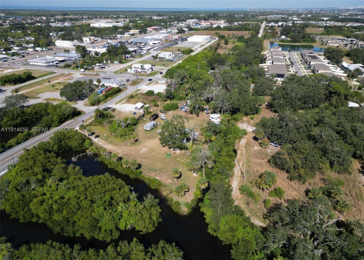 301 E Shell Point Road, Tampa, FL 33570 Photo
