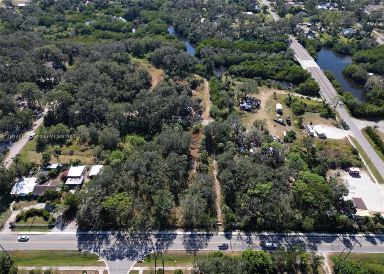 301 E Shell Point Road, Tampa, FL 33570 Photo