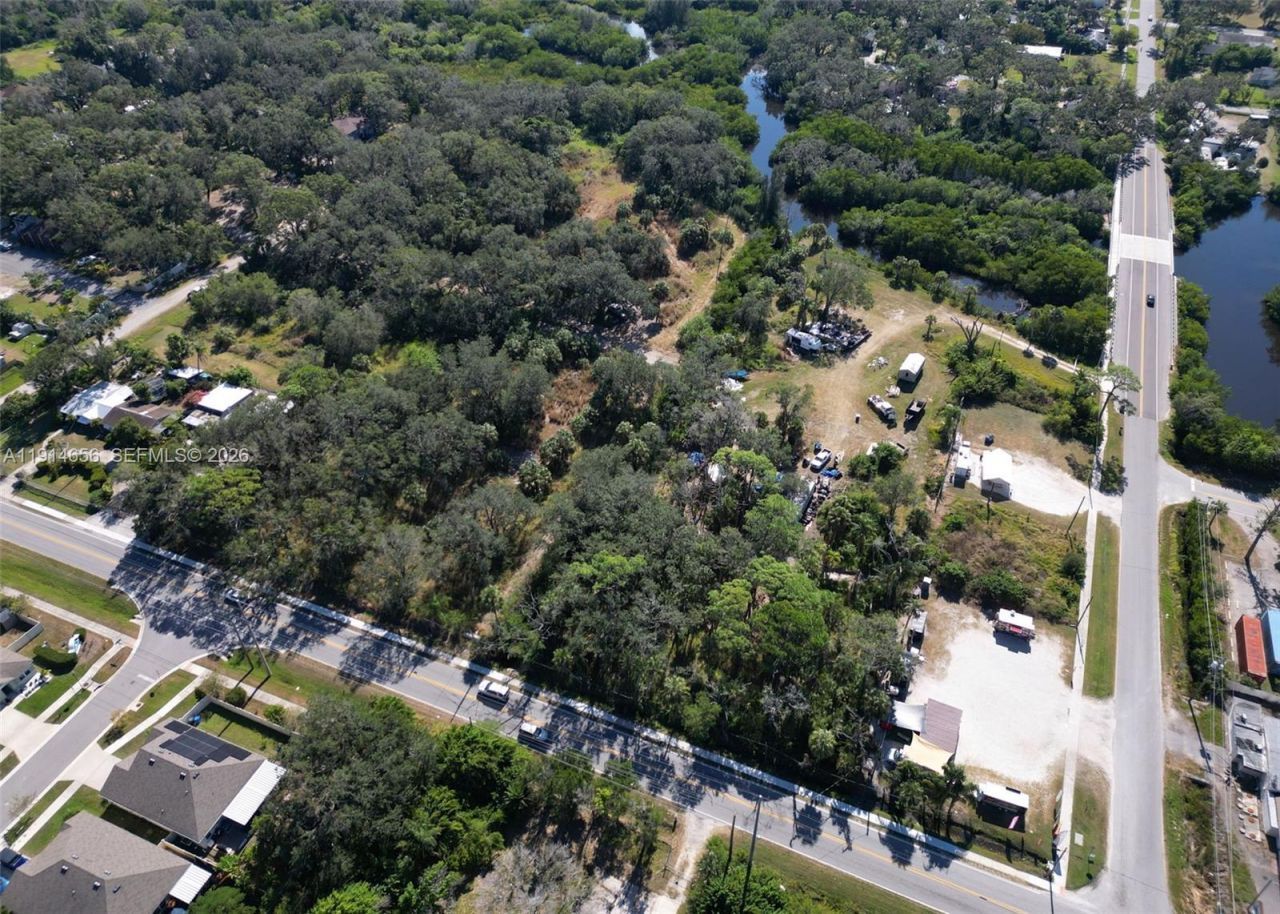 301 E Shell Point Road, Tampa, FL 33570 Photo