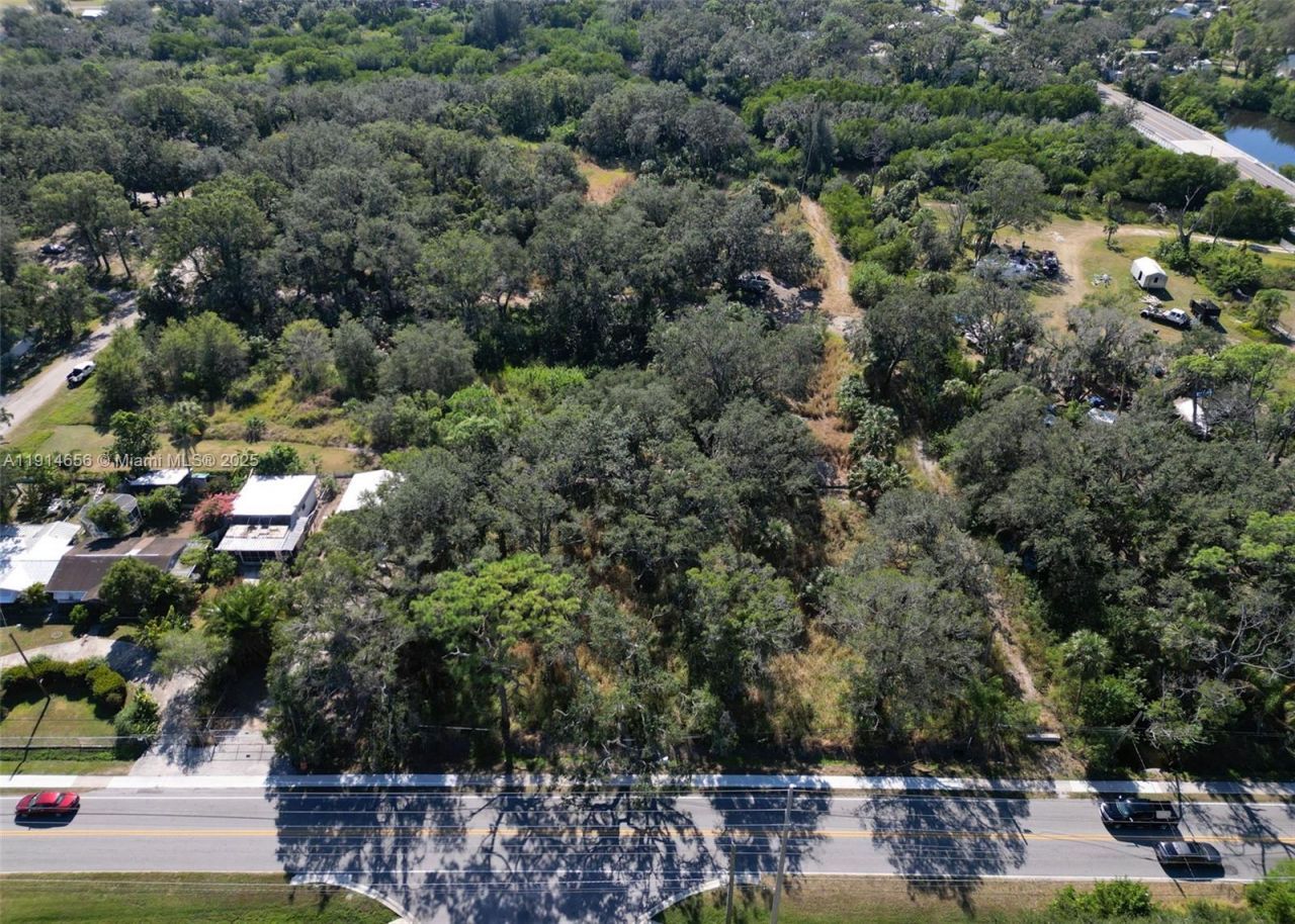 301 E Shell Point Road, Tampa, FL 33570 Photo