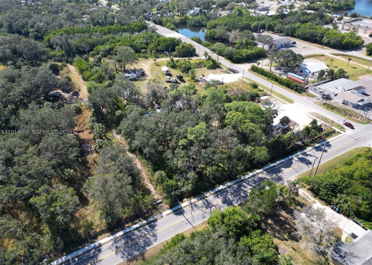 301 E Shell Point Road, Tampa, FL 33570 Photo